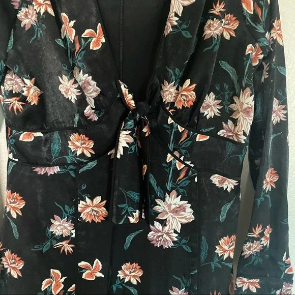 Reposhed! Chelsea28 Black Tie Knee Length Floral Dress - Picture 8 of 11